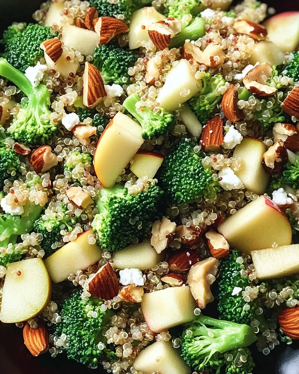Brokkoli Apfel Quinoa Salat für gesunde Genießer