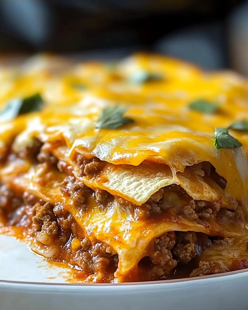 Dutch Oven Rindfleisch Enchilada Auflauf für Gemütliche Abende
