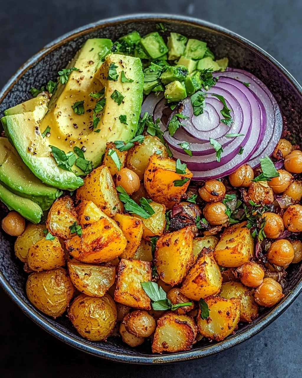 Kartoffel-Kichererbsen-Bowl